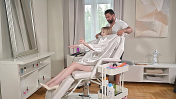[Polly Yangs Offers, Offers, Deep Throat] Insatiable Beauty Polly Yangs Offers Her Holes And Started To Hung Hairdresser GP3201